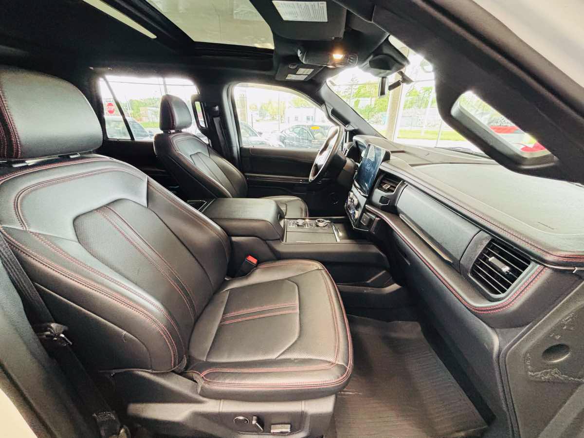 Used 2024 Ford Expedition Limited AWD/4WD image 39