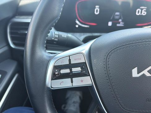 Used 2024 Kia Telluride EX w/ EX Captain's Chair Package FWD image 34