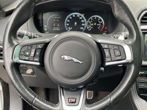 Used 2018 Jaguar F-PACE S AWD/4WD image 19