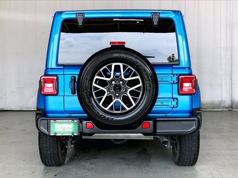 Used 2024 Jeep Wrangler Unlimited Sahara AWD/4WD image 3