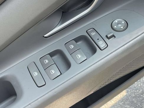 Used 2023 Hyundai Elantra SEL w/ Convenience Package FWD image 17