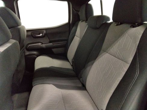 Used 2021 Toyota Tacoma TRD Off-Road image 33