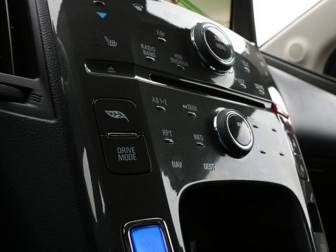 Used 2012 Chevrolet Volt Premium w/ Premium Trim Package image 30