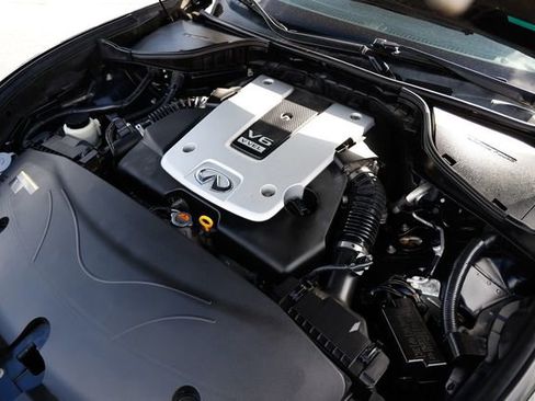 Used 2017 INFINITI Q70 3.7 image 51