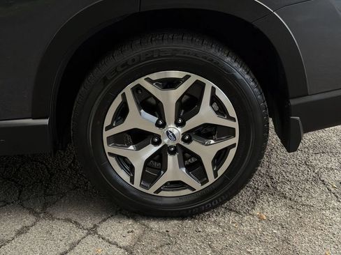 Certified 2023 Subaru Forester Premium AWD/4WD image 11