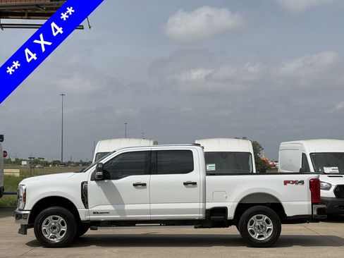 Used 2026 Ford F250 XLT w/ FX4 Off-Road Package image 3