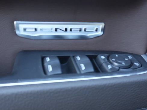 New 2026 GMC Sierra 1500 Denali w/ Denali Reserve Package AWD/4WD image 10