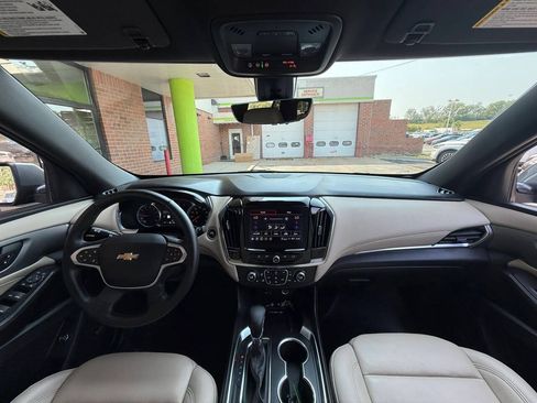 Used 2023 Chevrolet Traverse LT w/ LT Premium Package AWD/4WD image 20