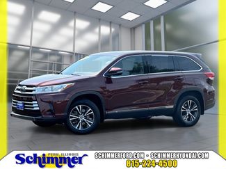 Used 2019 Toyota Highlander LE image 1