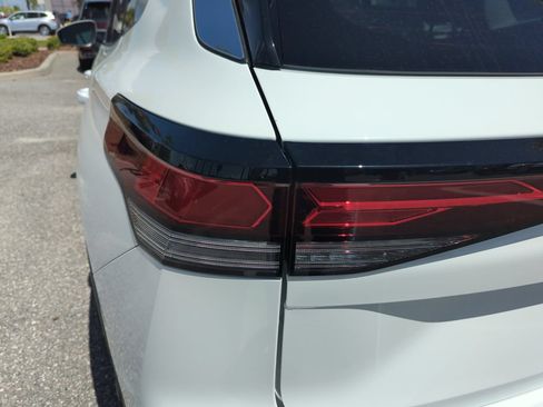 New 2026 Volkswagen Tiguan SE AWD/4WD image 18