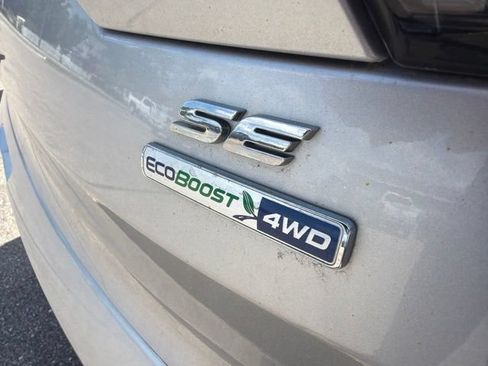 Used 2017 Ford Escape SE w/ SE Cold Weather Package AWD/4WD image 7