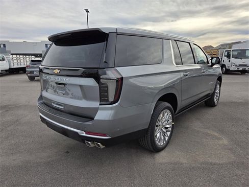 New 2026 Chevrolet Suburban High Country image 4