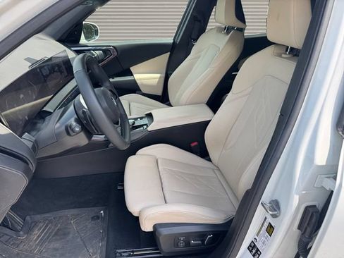 Used 2025 BMW X3 xDrive30i w/ Premium Package AWD/4WD image 10