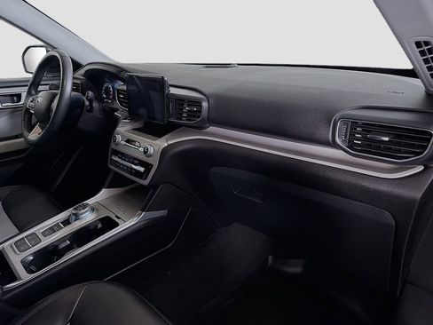 Used 2023 Ford Explorer XLT w/ Equipment Group 202A image 32