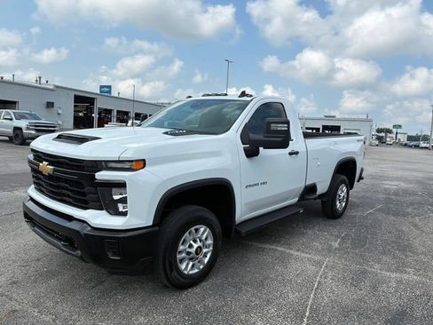Used 2025 Chevrolet Silverado 2500 W/T AWD/4WD image 9
