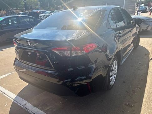Used 2025 Toyota Corolla LE FWD image 3