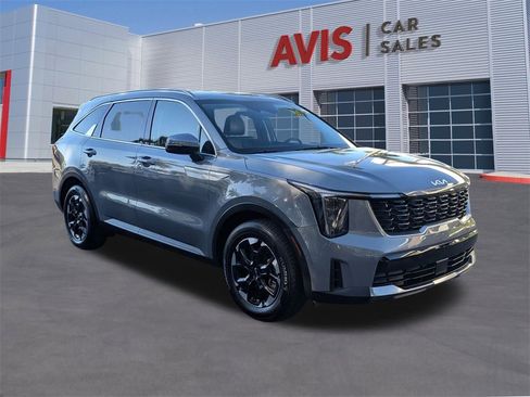 Used 2024 Kia Sorento S image 3