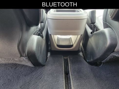 Used 2019 Chrysler Pacifica Touring-L FWD image 10