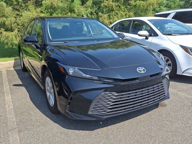 Used 2025 Toyota Camry LE FWD image 3
