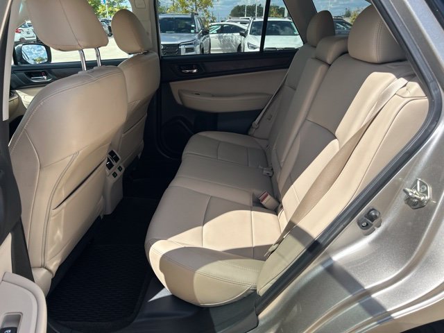 Used 2015 Subaru Outback 3.6R Limited AWD/4WD image 6