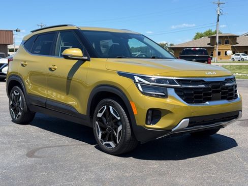 Used 2024 Kia Seltos SX w/ SX Sunroof Package AWD/4WD image 2