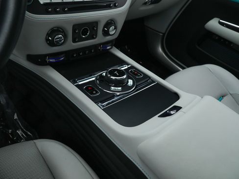Used 2021 Rolls-Royce Wraith RWD image 30