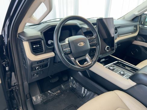 Used 2024 Ford Expedition Max Platinum image 4