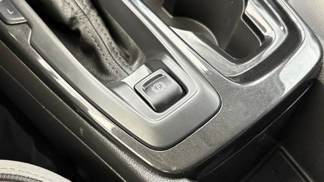 Used 2025 Chevrolet TrailBlazer LT AWD/4WD image 39