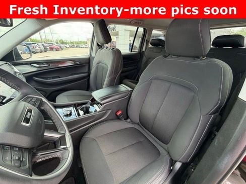 Used 2023 Jeep Grand Cherokee Laredo w/ Luxury Tech Group I image 8