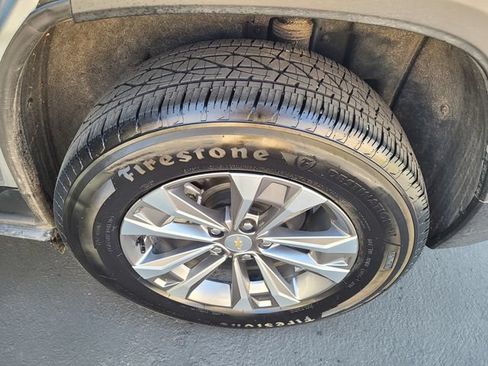 Used 2025 Chevrolet Equinox LT FWD image 24