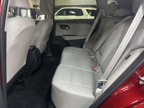 Used 2025 Nissan Rogue SV w/ SV Premium Package AWD/4WD image 13