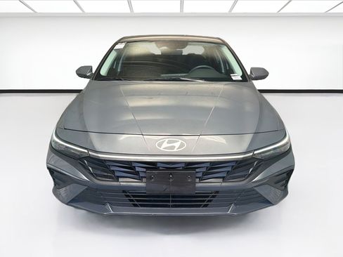 Used 2024 Hyundai Elantra SEL FWD image 2