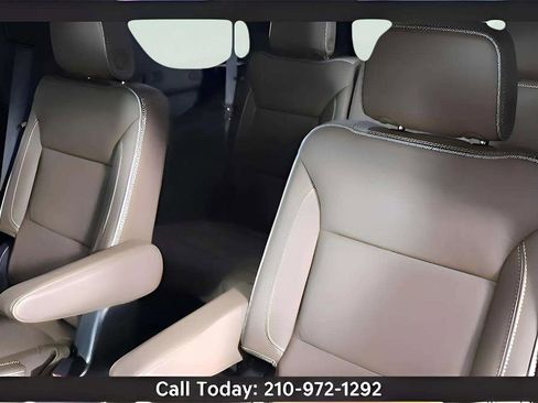 Used 2024 Chevrolet Tahoe High Country w/ Advanced Technology Package image 18