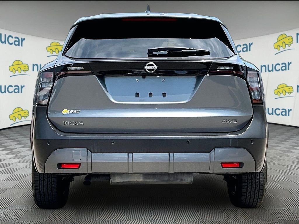 Used 2025 Nissan Kicks SV AWD/4WD image 5