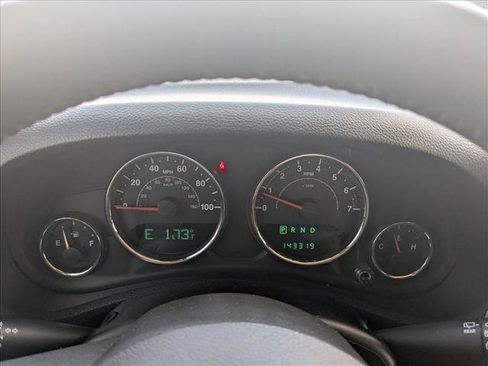 Used 2014 Jeep Wrangler Unlimited Sahara w/ Connectivity Group AWD/4WD image 11