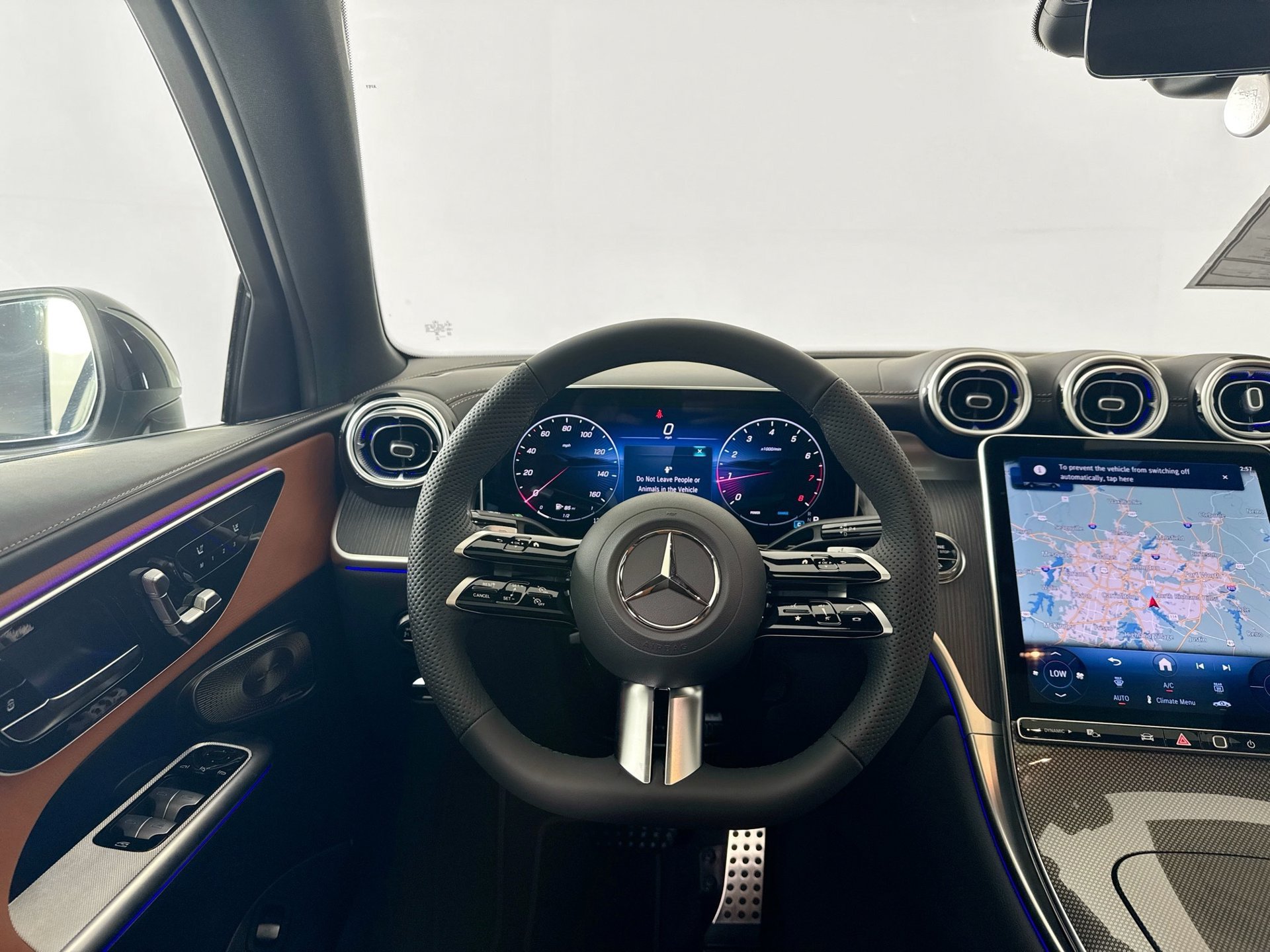 Used 2025 Mercedes-Benz GLC 300 4MATIC image 25