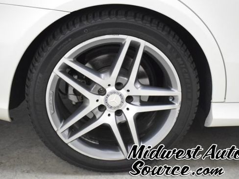 Used 2016 Mercedes-Benz E 400 4MATIC Sedan image 10