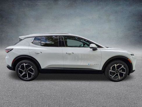 New 2026 Chevrolet Equinox EV LT image 3