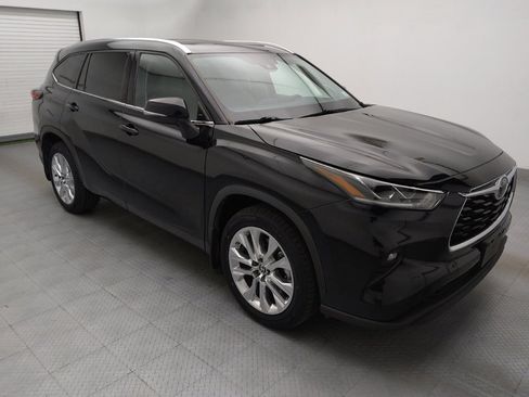 Used 2022 Toyota Highlander Limited image 11