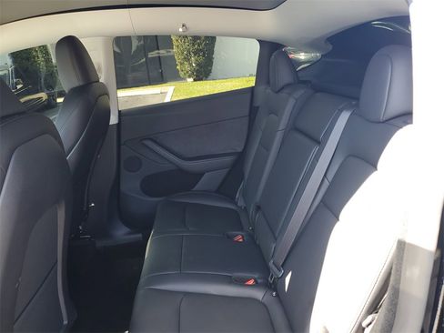 Used 2024 Tesla Model Y Performance image 11