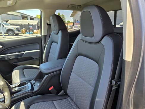 Used 2019 Chevrolet Colorado Z71 image 14