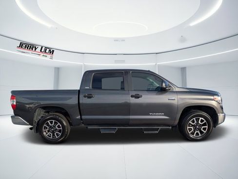 Used 2018 Toyota Tundra SR5 image 2