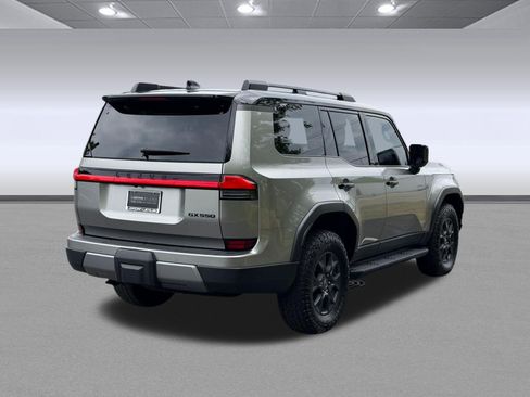 Used 2024 Lexus GX 550 AWD/4WD image 9