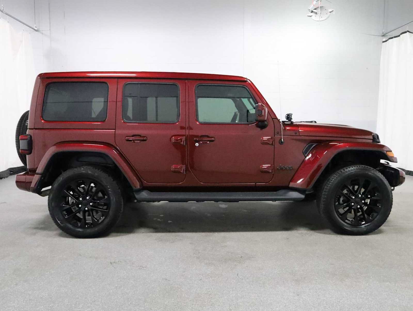 Used 2021 Jeep Wrangler Unlimited Sahara AWD/4WD image 10