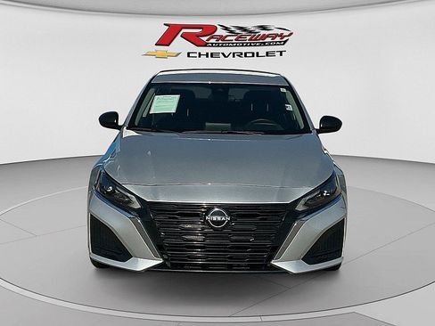 Used 2025 Nissan Altima 2.5 SV FWD image 8