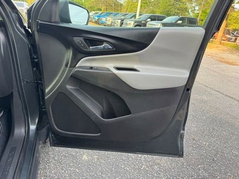 Used 2019 Chevrolet Equinox LS image 10