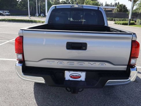 Used 2021 Toyota Tacoma SR5 RWD image 10