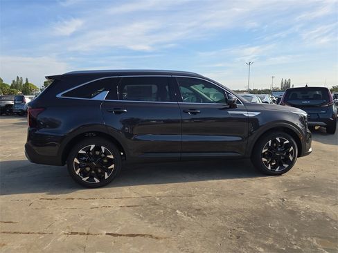 New 2026 Kia Sorento EX image 9
