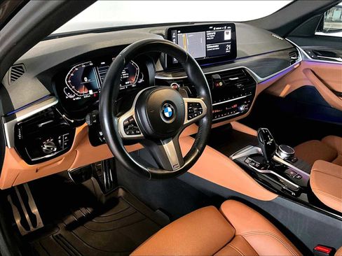 Used 2023 BMW 530i w/ M Sport Package image 7