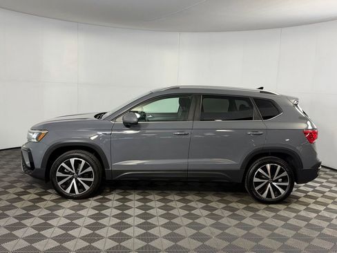 Used 2023 Volkswagen Taos SE FWD image 10